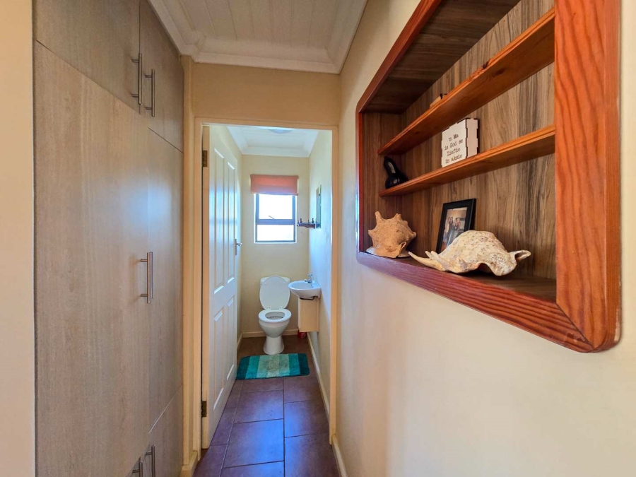 2 Bedroom Property for Sale in Stilbaai Wes Western Cape